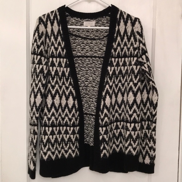 Lou & Grey Sweaters - Lou & Grey Black and White Print Sweater M